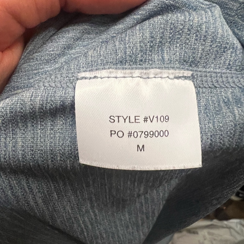 Vuori Men’s Tradewind Performance Tee - Picture 4 of 4